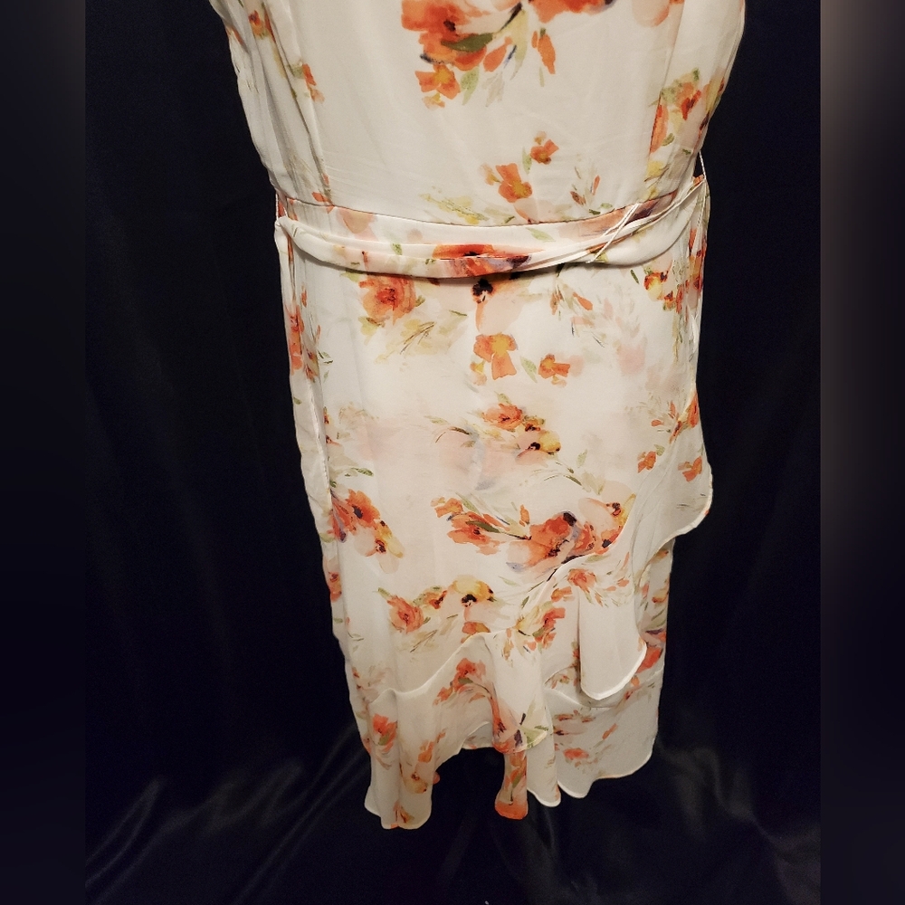 Studio One Dress - Picture 2 of 8